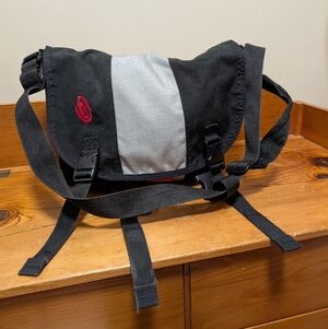 Timbuk2 Classic Messenger Bag Black Grey Crossbody